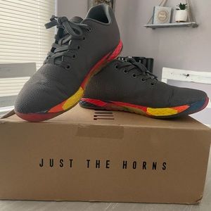 I love the colors of this shoes very comfortable